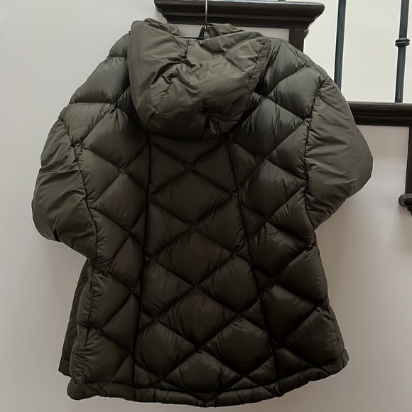 The North Face Short Sleeve Green Puffer - Picture 5 of 5